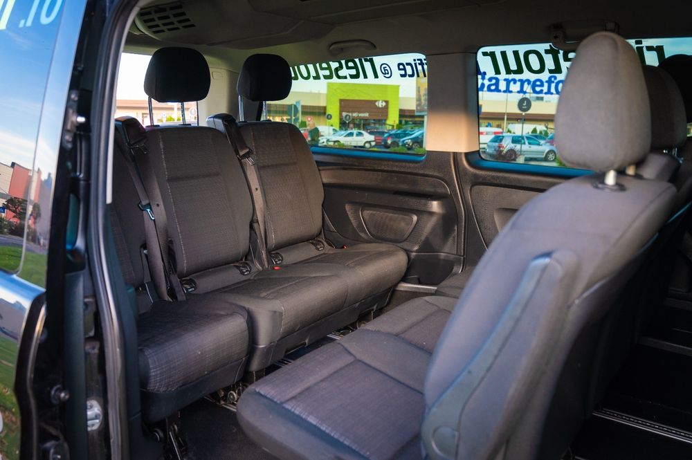 Inchiriez microbuz Mercedes Vito 8+1 locuri /Rent a Car