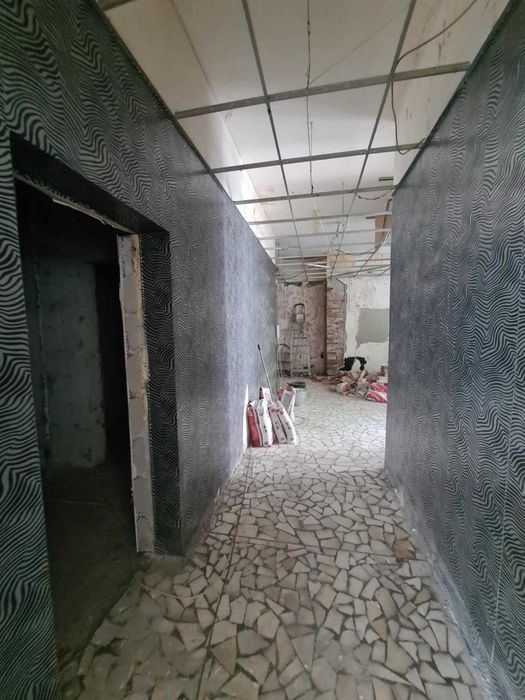 Търговски Обект В Широк Център, Гр. Хасково