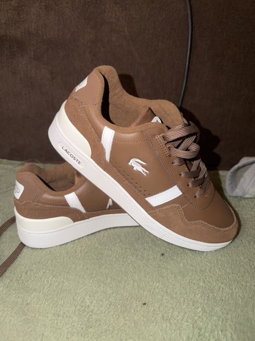 Vand adidasi lacoste maro