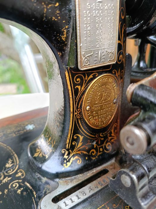 Стара немска шевна машна