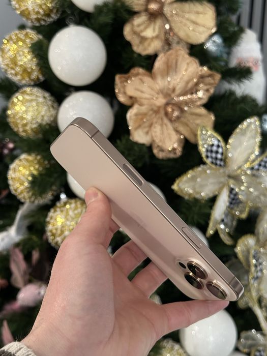 iPhone 16 Pro Max-Baterie 98%