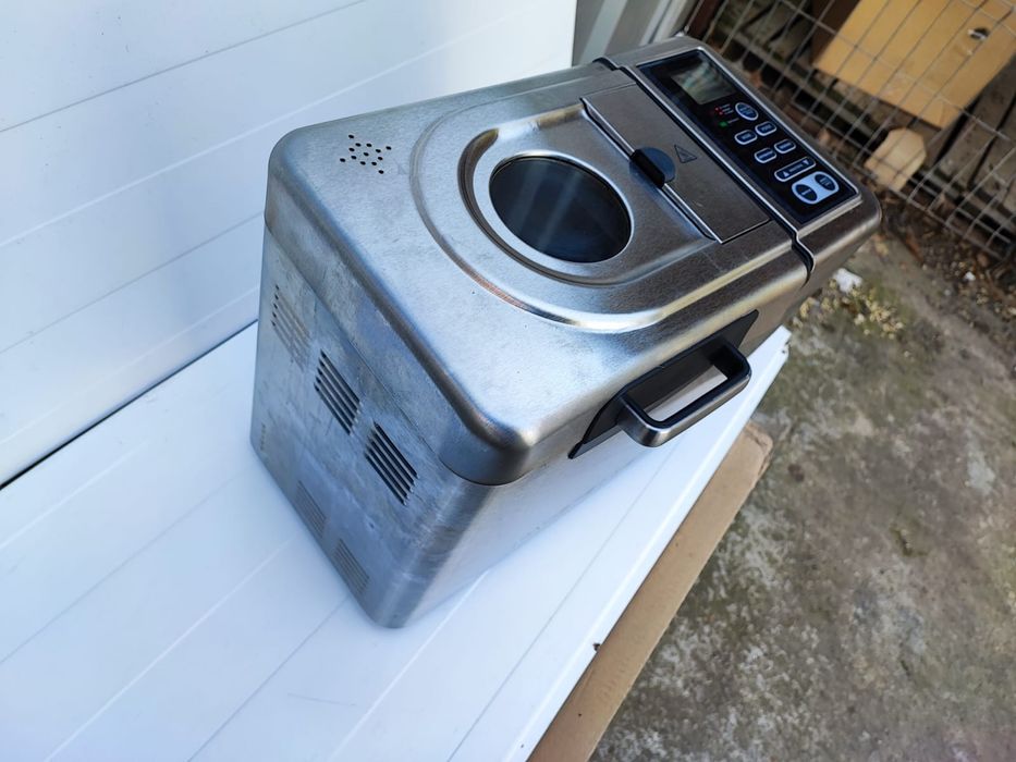 Masina de paine riviera and bar