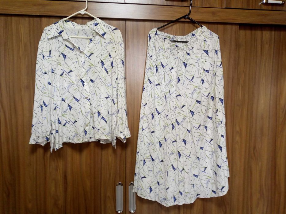 «Недорого» Женская кофта 50-52 размер 50 тыс сумов(БЕСПЛАТНО обувь)