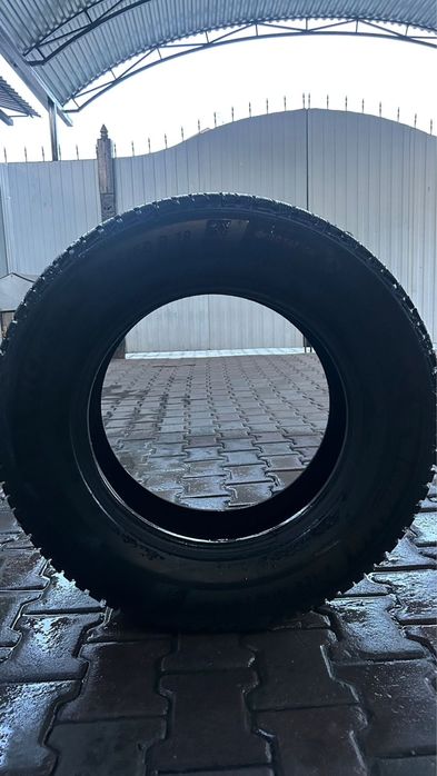 Продается шины на LC 100,200,470,570