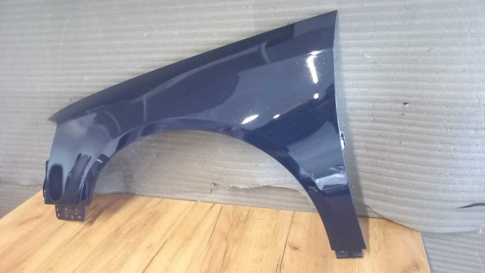 Aripa Fata Stanga VW Passat B6 2005-2011 (Cod Culoare: LA5E)