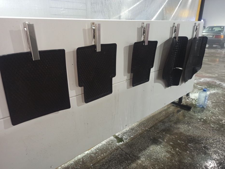 Коврики в авто, вечные резиновые с сотами