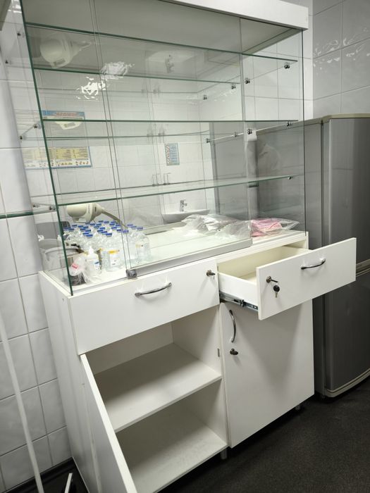 Шкаф витрина 65000