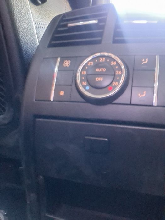 Продавам ML500.