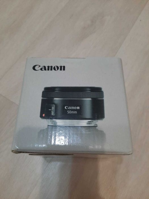 Объектив Canon EF 50mm