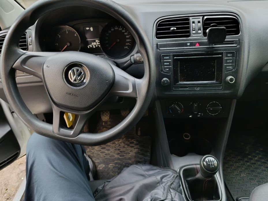 Vw polo 2015  vând
