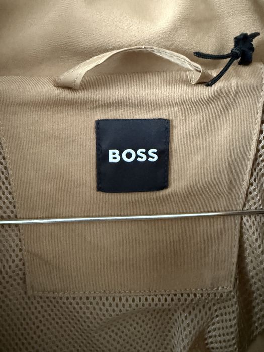 geaca boss marime M