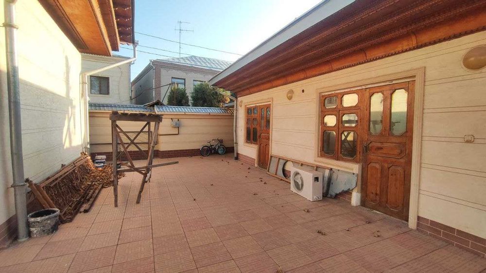 Xovli uy sotiladi Jalair