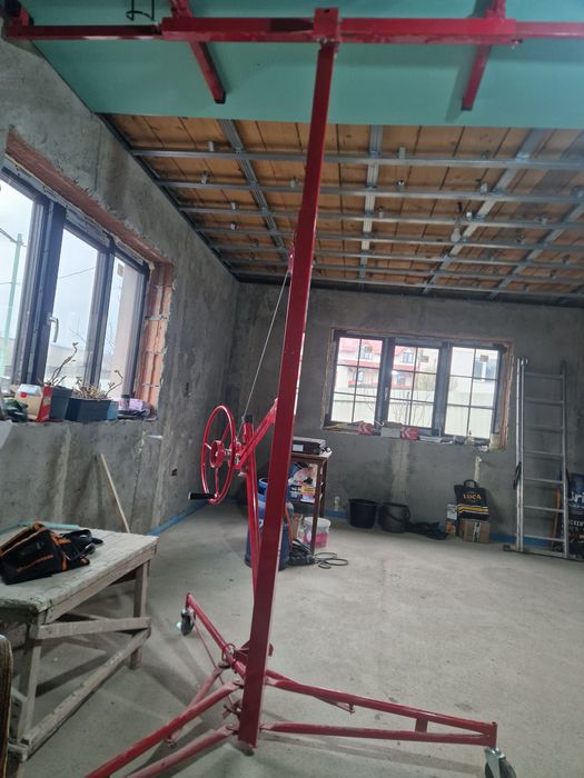 Macara ridicat rigips