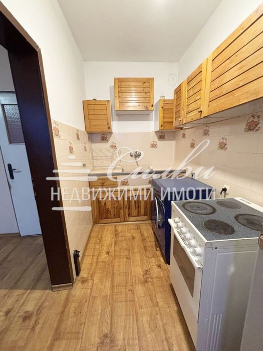 Дава се под наем Тристаен апартамент в Шумен, Болницата - 92 кв.м за 255 € - Снимка #2