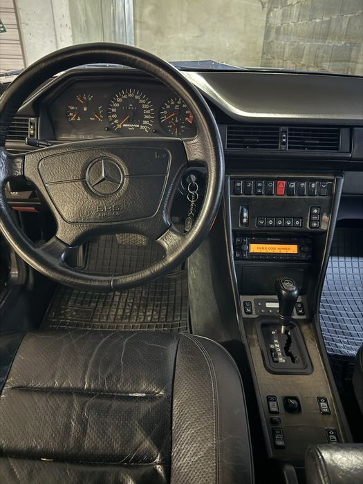 Mercedes E 500 W124