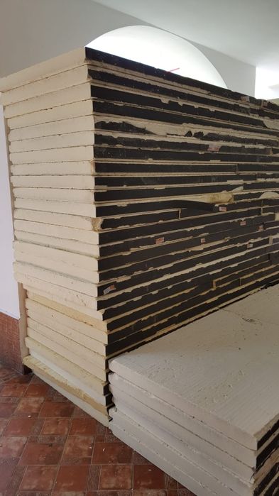 Vând spuma poliuretanica