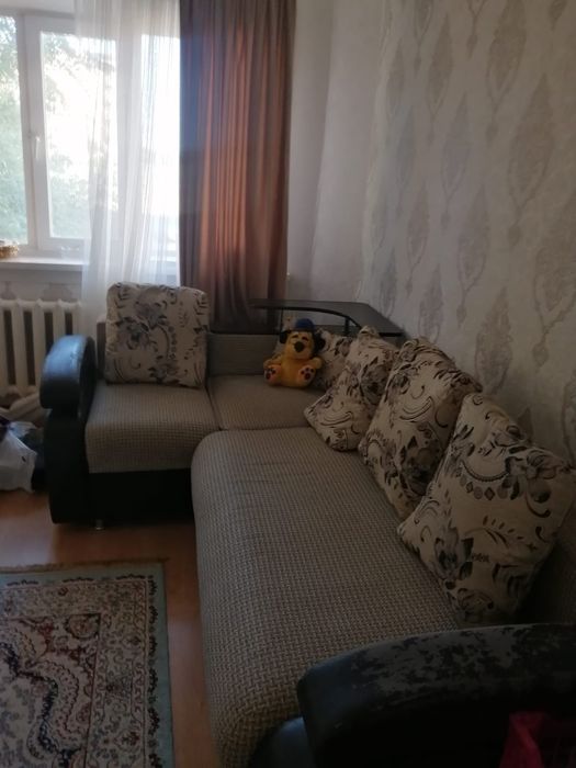 Продам угловой диван в хорошем состояний