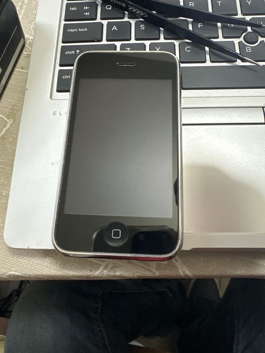 iphne 3 gs ,8 gb liber retea