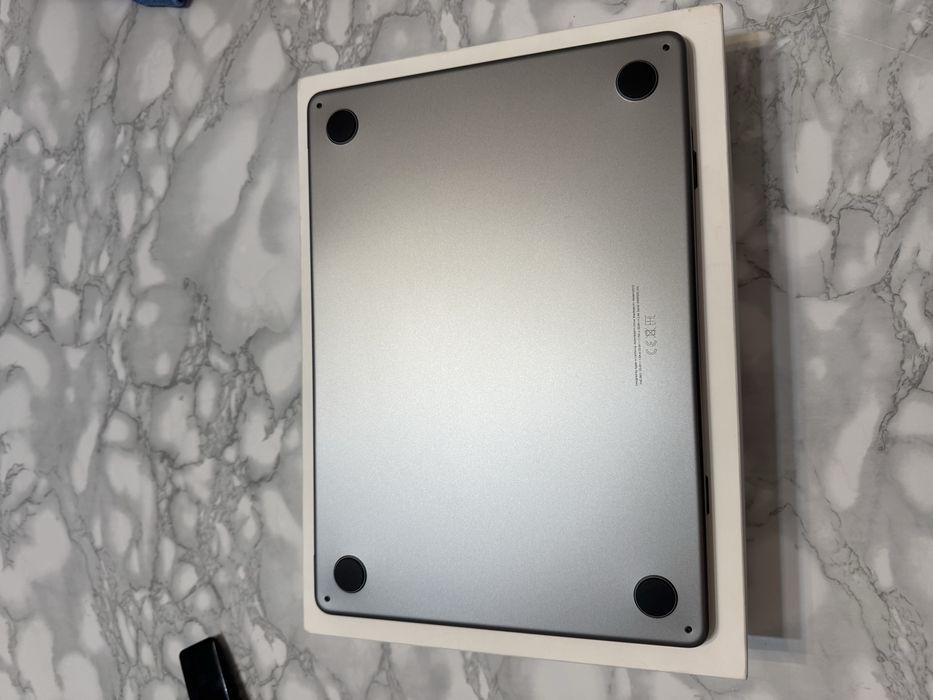 Laptop Apple Macbook Air M3 13” 16 GB Ram 256 GB SSD