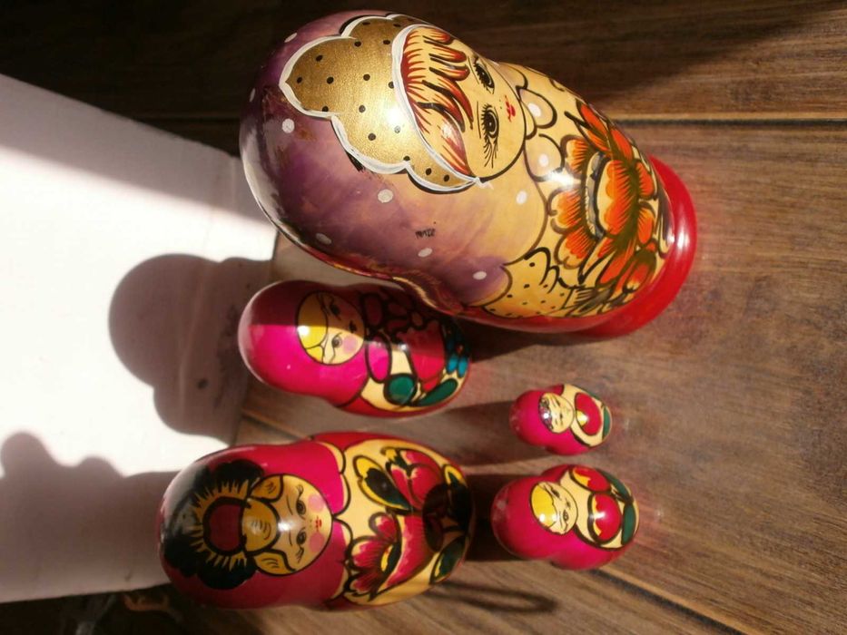 Нов Комплект Матрьошки за Колекция