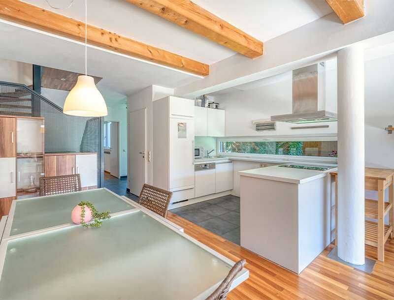 Дава се под наем Тристаен апартамент в София, Зона Б-5 - 90 кв.м за 1275 € - Снимка #1