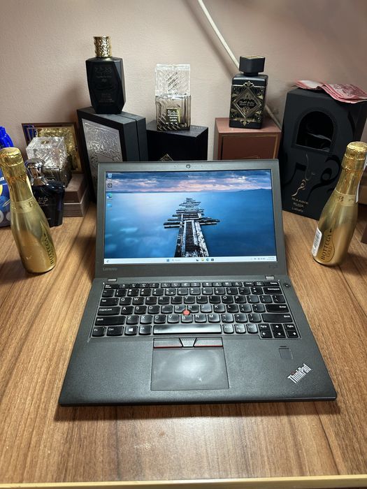 Laptop LENOVO thinkpad X270