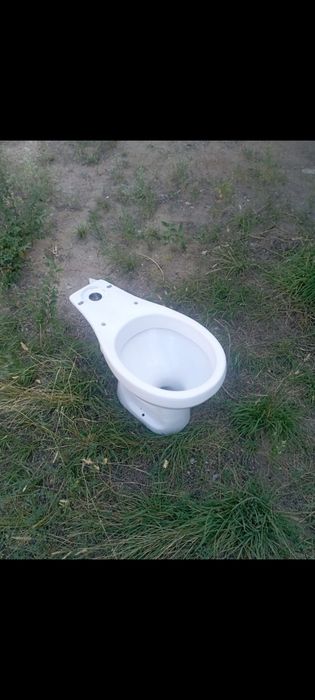 Продам унитаз без бачка