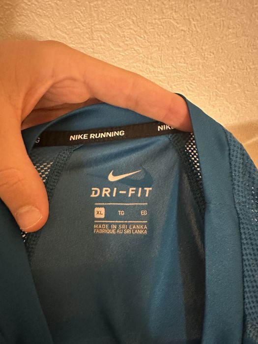 Блуза Nike за бягане