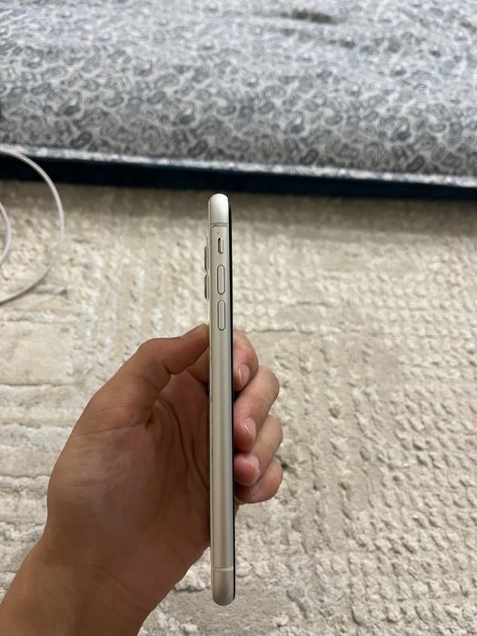 Айфон 11 ақ түсті