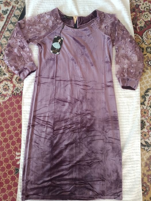 Платье-халат на пуговицах,с разрезами по бокам