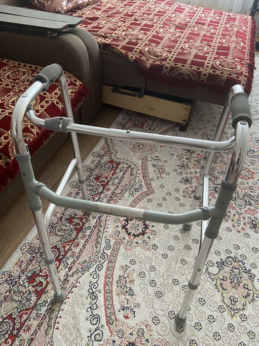 ходунок для инвалидов