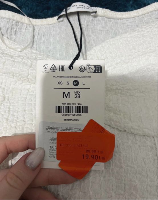 Bluza / top cu maneca lunga si decolteu