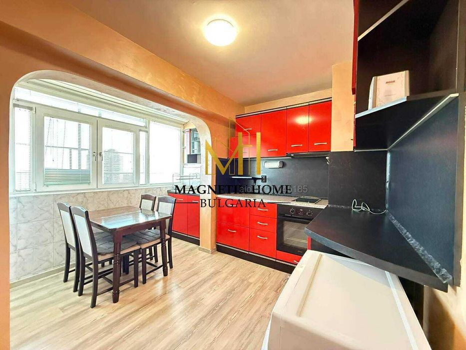 Магнетичен тристаен апартамент след основен ремонт до у-ще ”Петко Росен” в Зона А, ж.к. Меден Рудник