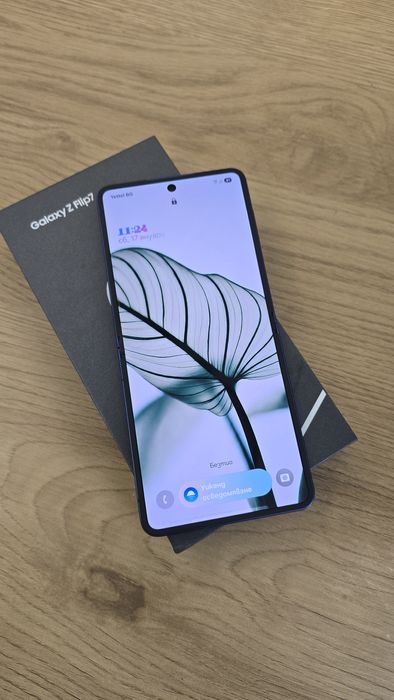 Samsung Galaxy Z Flip 7  Гаранция + Застраховка + Подаръци