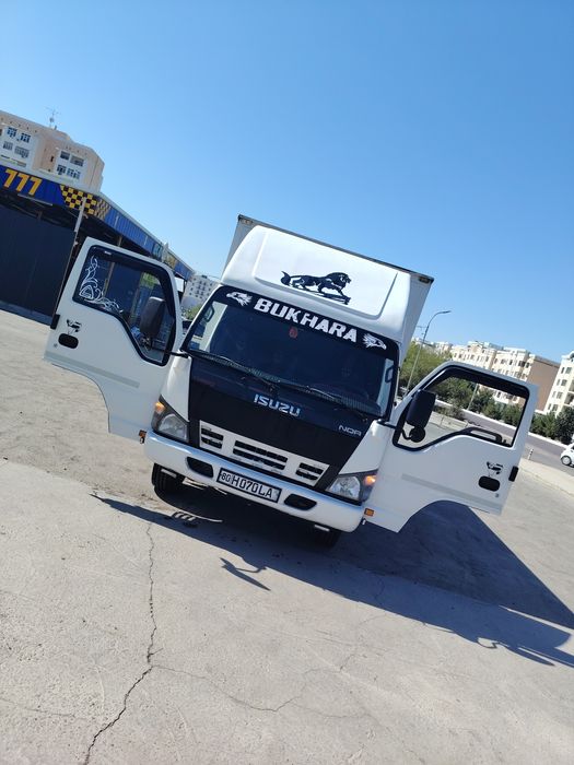 Isuzu moshinasi sotiladi