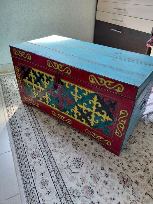 Продам сундук , продам  зил
