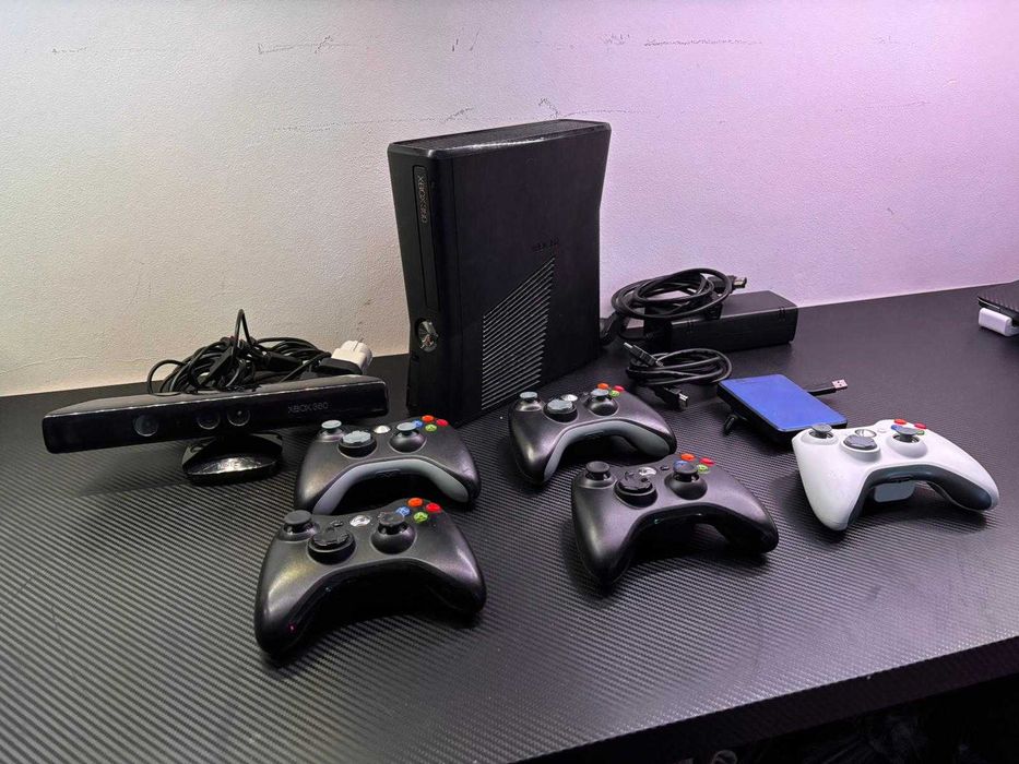 XBOX 360 S Modat 170 Jocuri SSD + 1 TB Hard Portabil Kinect 5 Manete Stare Buna