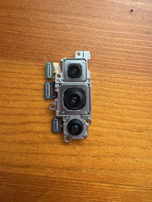 Camere spate samsung s22