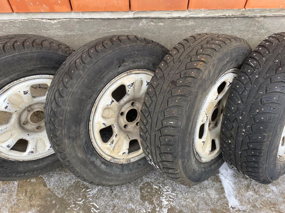 Зимние шины с шипами