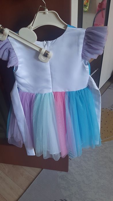 Продам платье для девочки 2-3года