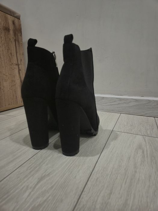 Ботильоны на каблуке