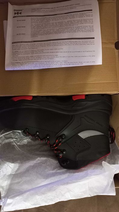 Работни обувки с бомбе