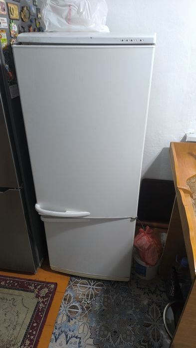 Продам холодильник