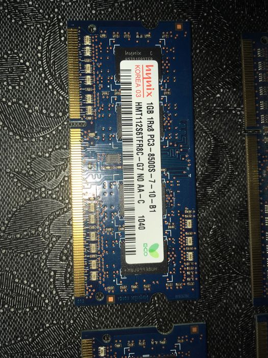 RAM за лаптоп - 3 бр. х 1GB 1067Mhz - DDR3
