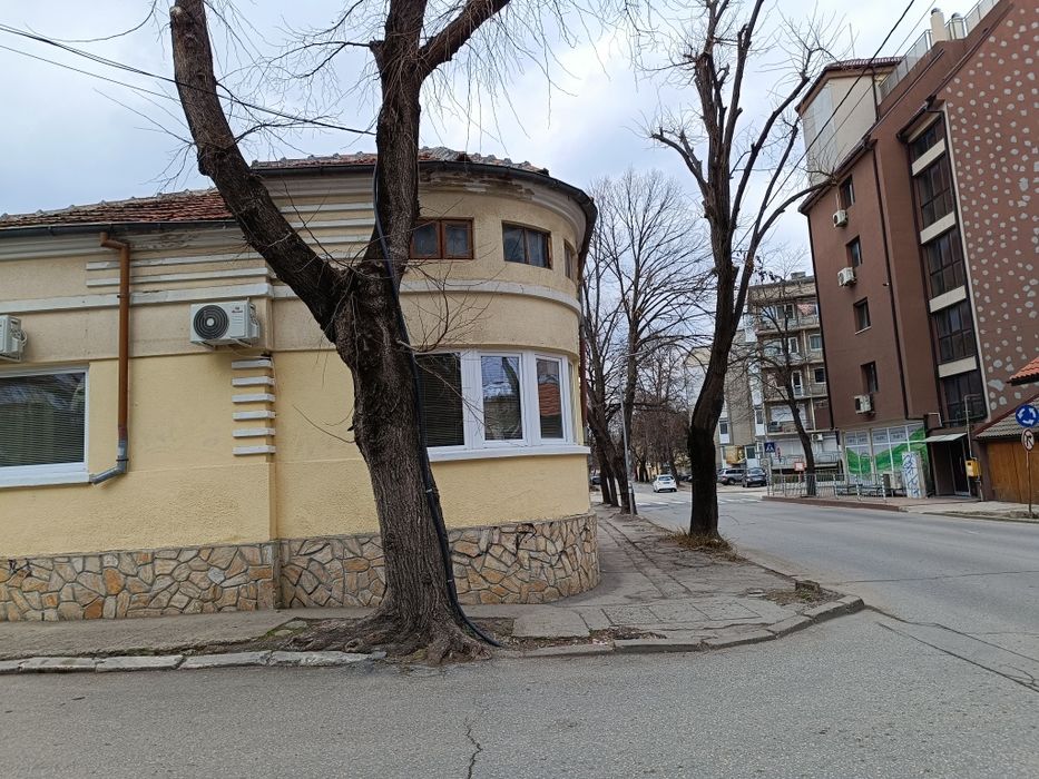 Дава се под наем Къща в Добрич, Център - 56 кв.м за 309.06 € - Снимка #1