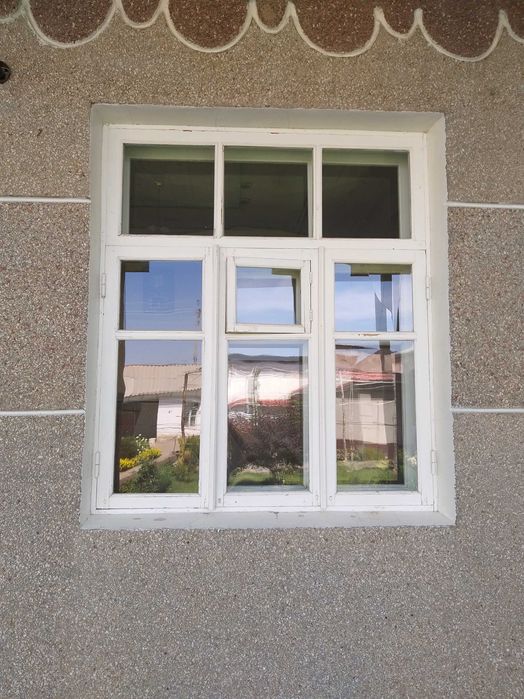 Окна в хорошем состоянии.