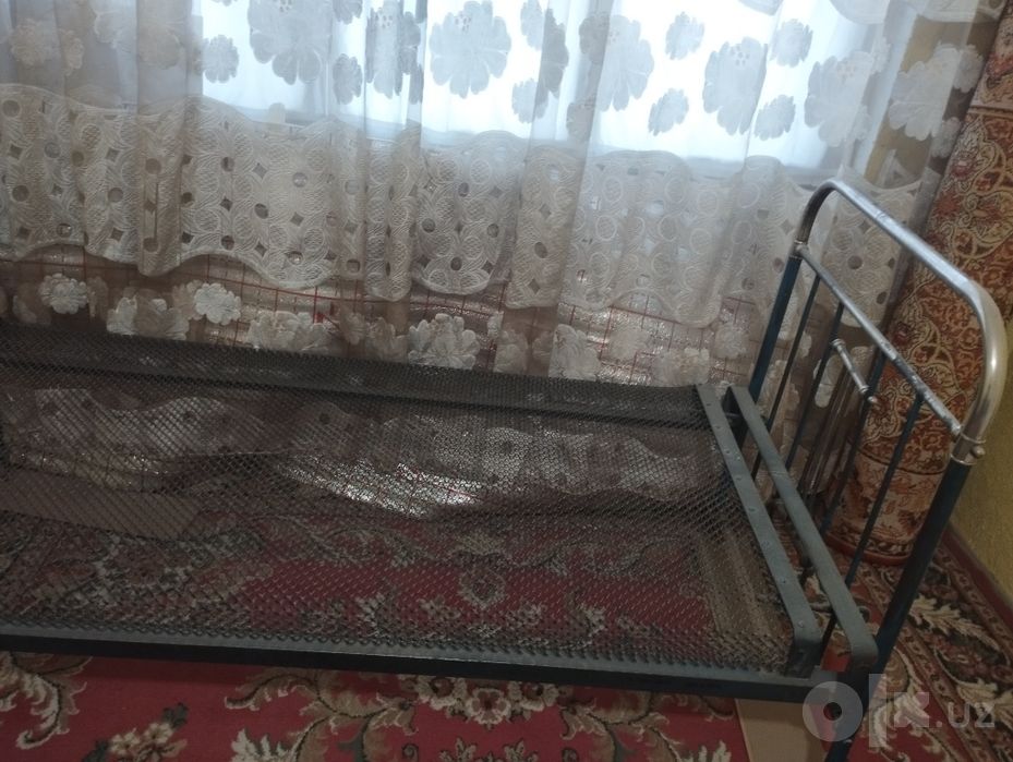 Кровать железная