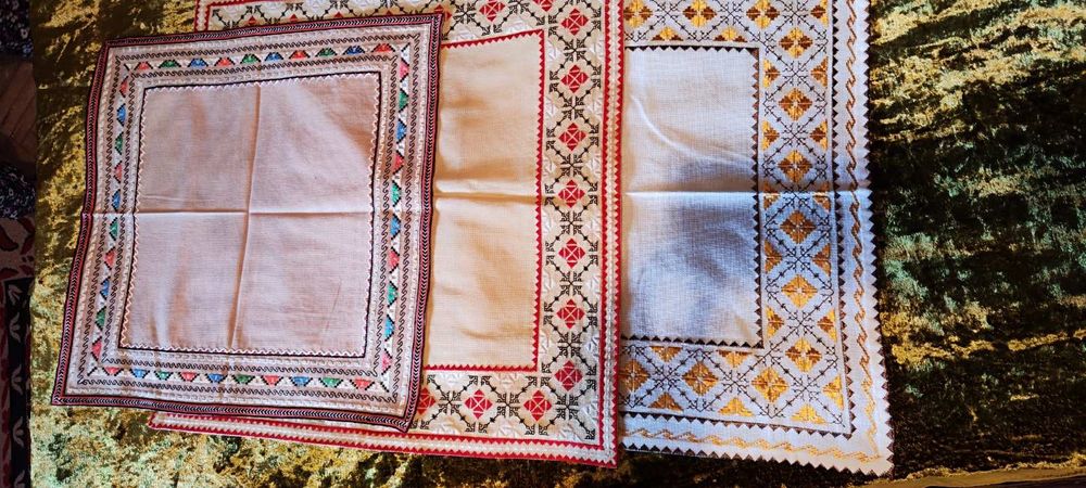 Бродирани възгавници,шевици