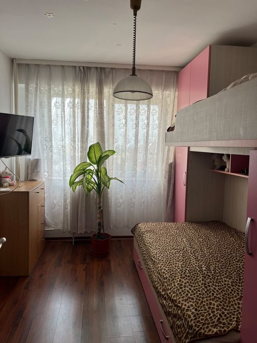apartament 3 camere de vanzare, zona tomis 3 (macul rosu)