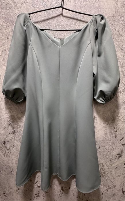 Продается весенне платье